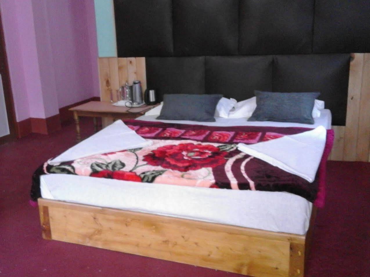 Delight Royal Lachen Extérieur photo